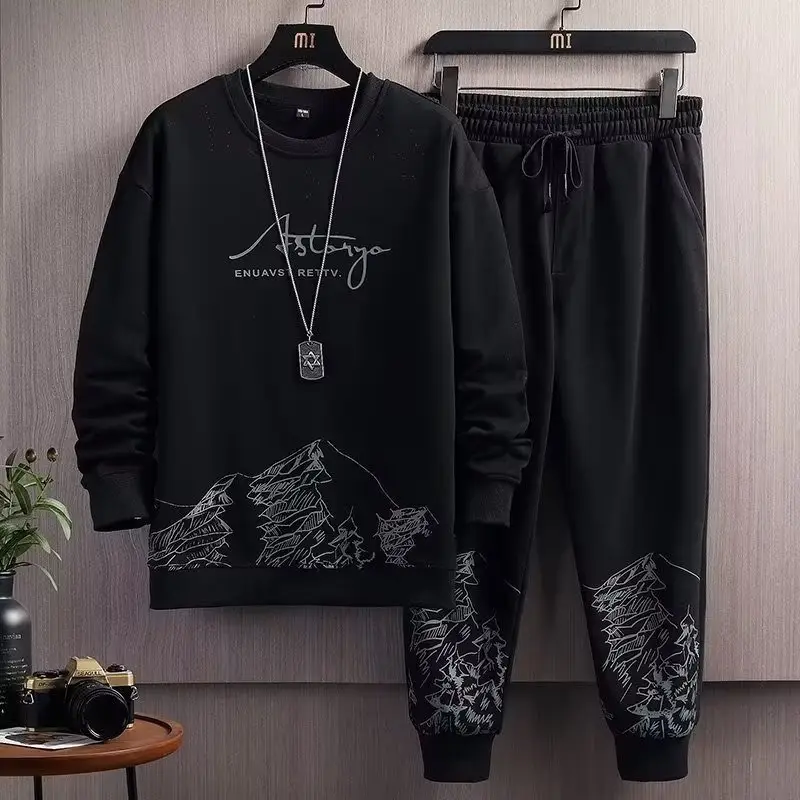 Men Mountain Printed Black Sweat Suite 